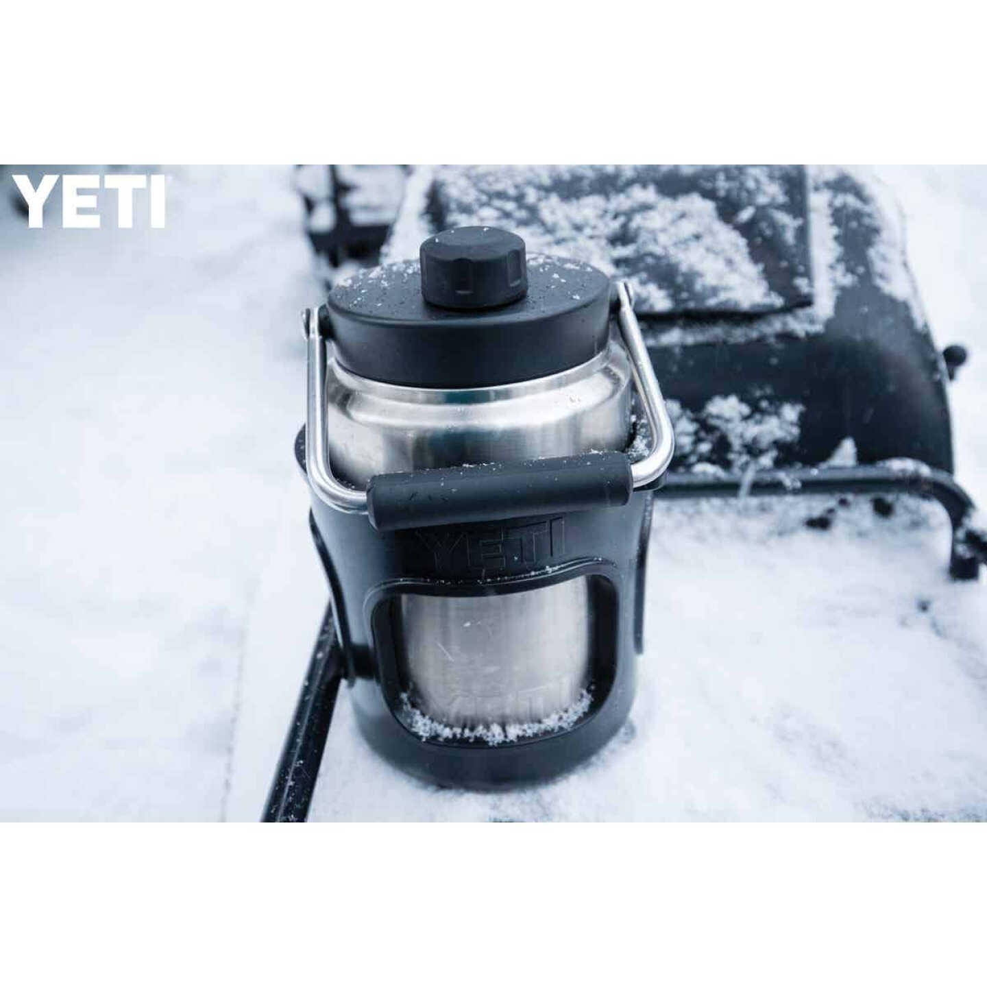  YETI Rambler Gallon Jug, Vacuum Insulated, Stainless Steel with  MagCap, Camp Green: Home & Kitchen